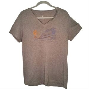 Merrell V-Neck Gray Graphic Tee Size XL